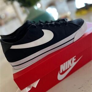 Nike Court Legacy Canvas Nike Men's Black Sneakers with White Swoosh